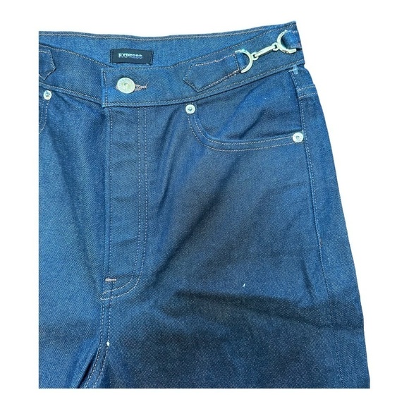 Express NWT Super High Rise Horse Bit Mom Jeans - Picture 3 of 8